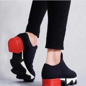 iRi WES Black Red Low Top Sneakers Made in Italy 36 EU / 6 US